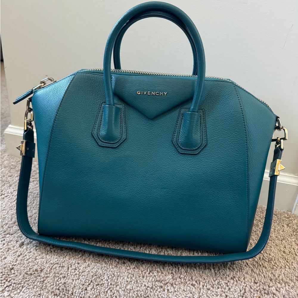 GIVENCHY
Antigona Medium Goatskin Bag (Teal)